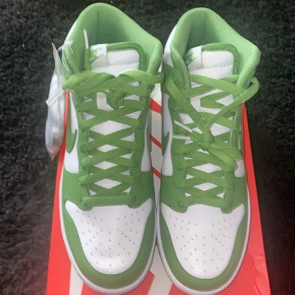 New Nike dunk high retro chlorophyll. Sz. 8M/9.5W. Original box. Extra laces - Picture 2 of 8